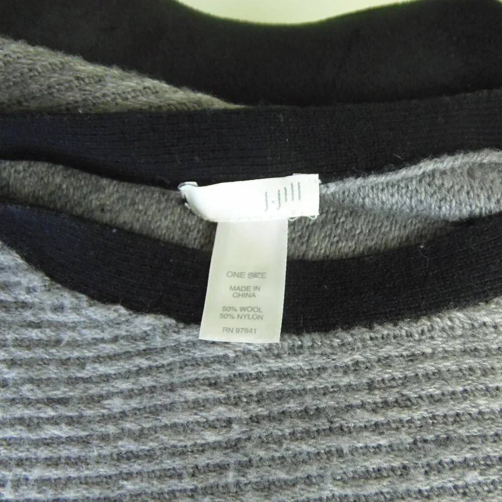 J.‎ Jill Elegant Gray w/Black Poncho Wool Blend Sz. OS and POCKETS